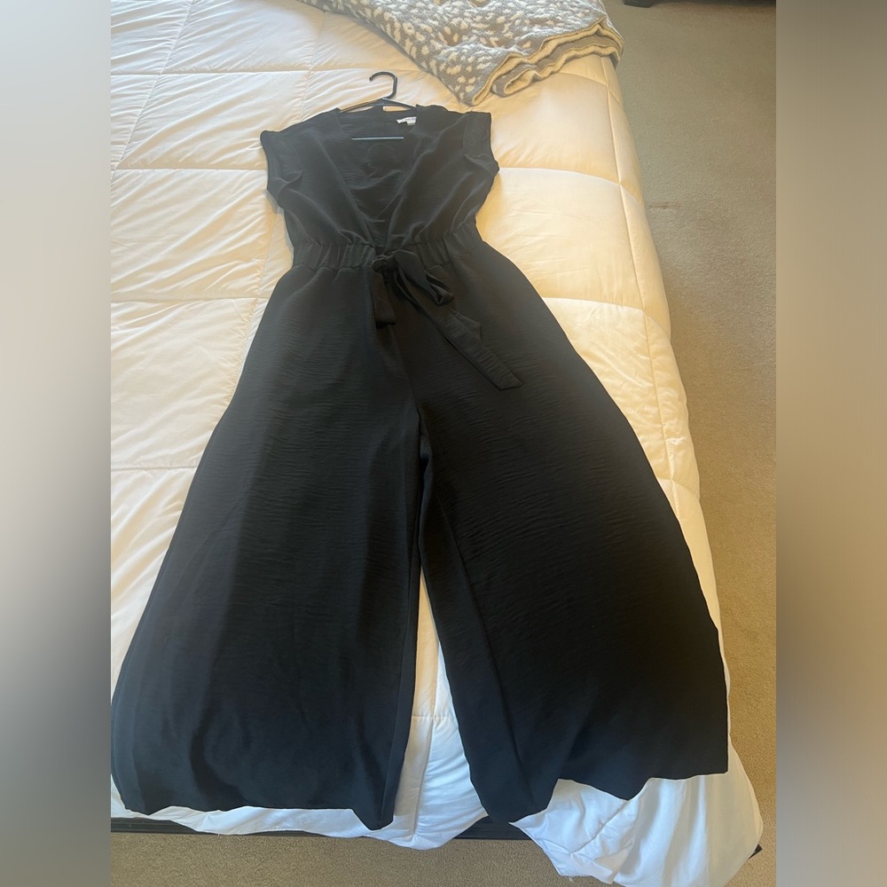 Calvin Klein Black jumper cropped length size 4